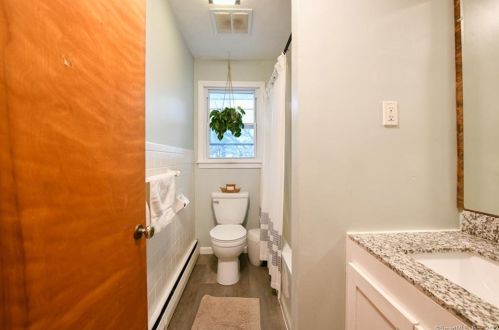 39 Maryland Dr, Middlefield CT  06455-1005 exterior
