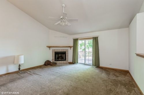 519 Iona Ln, Alden, IL 60033-7828