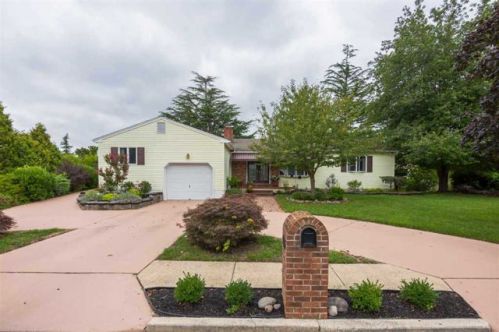 15 Hollyberry Ln, Palermo, NJ 08223-1533