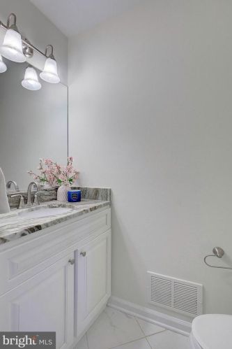 5026 Round Tower Pl, Columbia MD  21044-1322 exterior