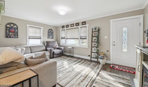 19 Plymouth Ct, Bloomfield, NJ 07003-3837