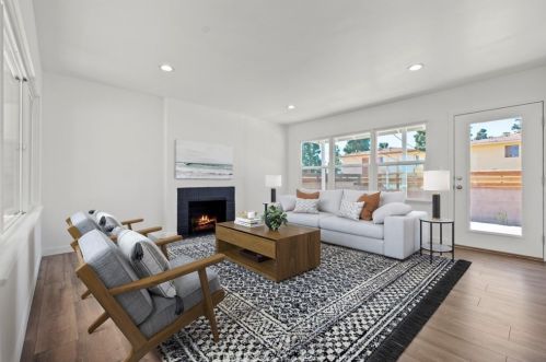 11609 Atkinson Ave, Hawthorne CA  90250-1827 exterior