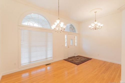 5 Stonewall Rd, Colchester CT  06420-4135 exterior