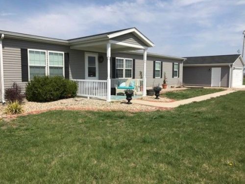 2725 600 North Rd, Herborn, IL 62465-4062