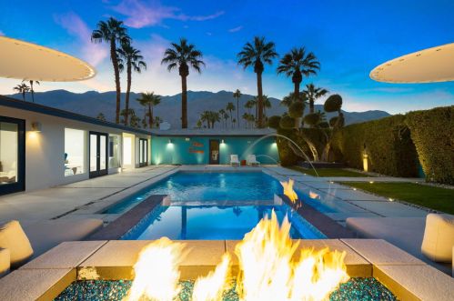 1429 Riverside Dr, Palm Springs, CA 92264-0081