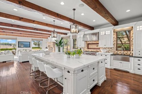 22 Black Falcon, Irvine CA  92603-0420 exterior