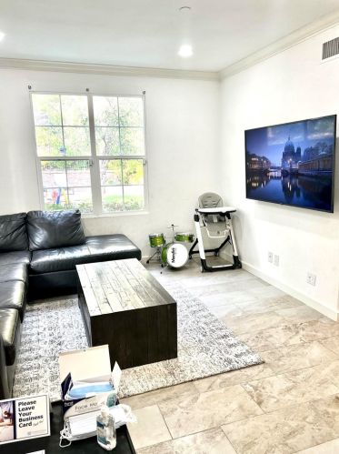 111 Canyoncrest, Irvine CA  92603-0132 exterior
