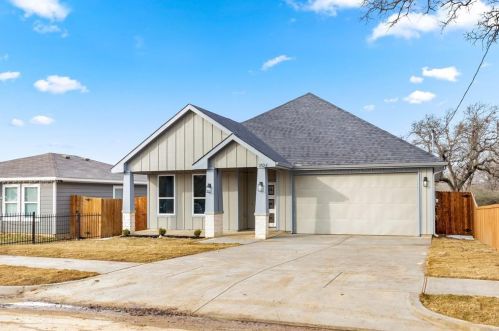 1524 Langston St, Fort Worth, TX 76105-2723