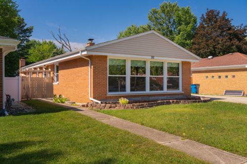 312 Mount Prospect Rd, Mount Prospect, IL 60056-3440