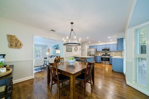 2104 Defoors Mill Dr, Atlanta GA  30318-2368 exterior