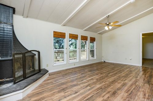 17276 Meadow View Dr, Middletown, CA 95467-8089