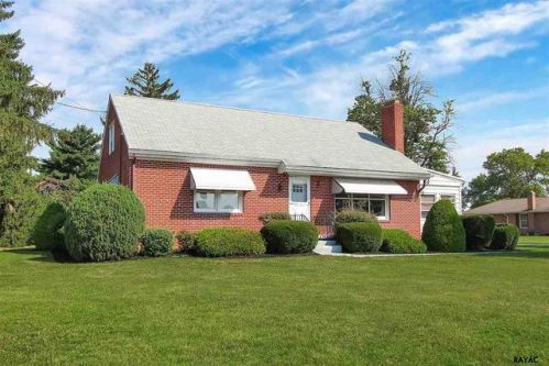 2971 Admire Rd, York, PA 17315-4505