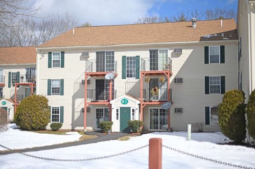 1708 White Cedar Blvd, Portsmouth, NH 03801-6552