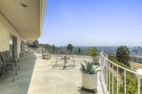 1660 Cielito Dr, Glendale CA  91207-1022 exterior