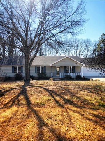 134 Starrwood Dr, Starr, SC 29684-8970