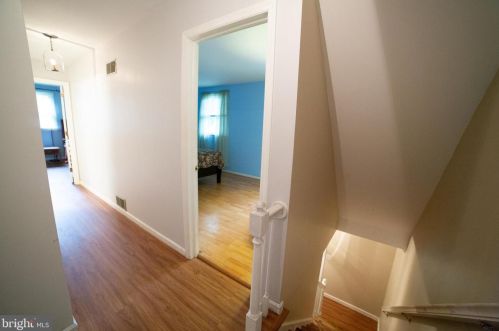 102 Suncrest Rd, Lancaster PA  17601-4834 exterior