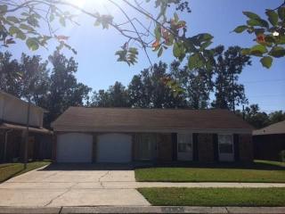 2164 Glencove Ln, Gretna, LA 70056-5244