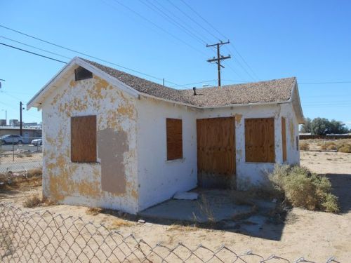 12047 James St, Boron, CA 93516-1708