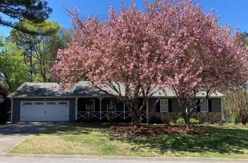 2090 Amber Creek Dr, Buford, GA 30519-5284