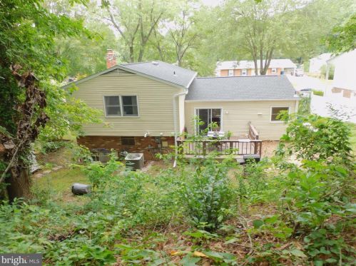 9095 Andromeda Dr, Springfield VA  22015-3509 exterior