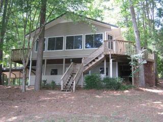 153 Cedar Cove Dr, Buckhead, GA 30625-3302