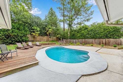 217 Hillside Dr, Atlanta GA  30342-3623 exterior