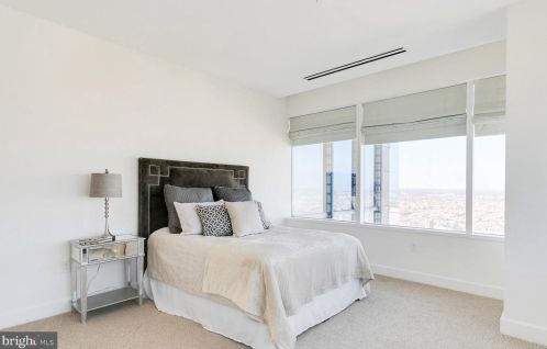 50 16th St, Philadelphia PA  19102-2516 exterior