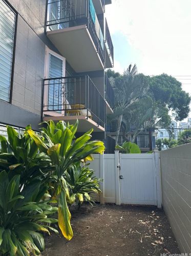 1442 Kewalo St, Honolulu HI  96822-4177 exterior
