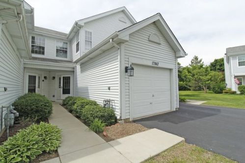 17867 Salisbury Dr, Gurnee IL  60031-5201 exterior