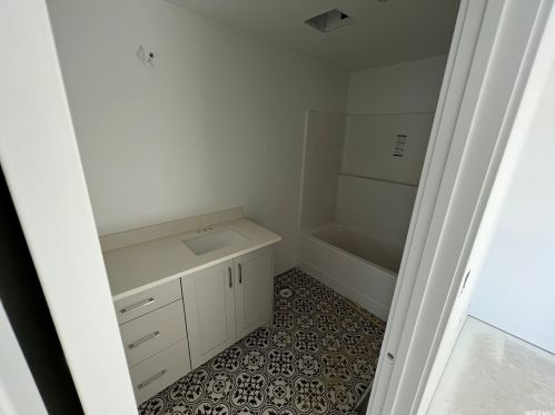 492 600, Hyrum UT 84319-1763 exterior