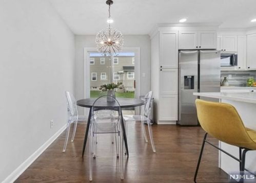 2 6th St, Wood-Ridge NJ  07075-2118 exterior