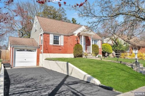 191 River Ln, N Milford, NJ 07646-3126