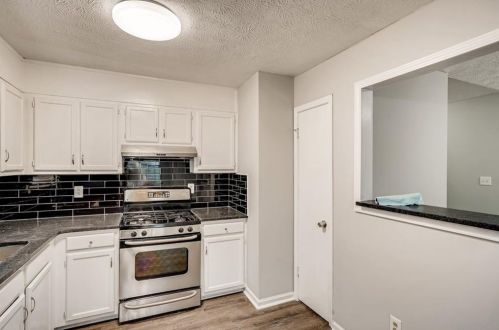 1135 Flat Shoals Rd, Atlanta GA  30349-6413 exterior
