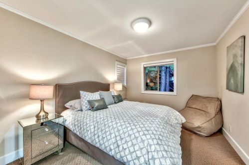 11114 Mougle Ln, Truckee CA  96161-6105 exterior