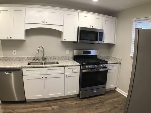 2560 Loghaven Dr, Atlanta, GA 30318-7426