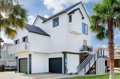 441 Jeanie Lynn St, Galveston, TX 77554-8106