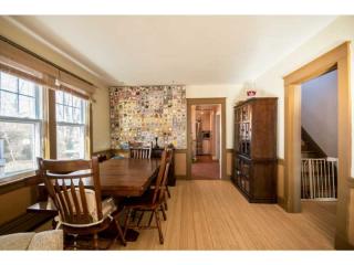 6 Blackwell Pl, Middletown RI  02840-1408 exterior
