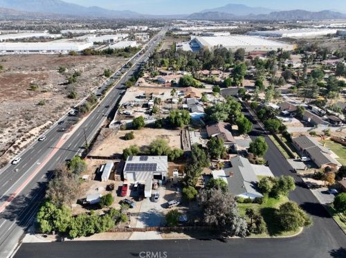 20516 Avenida Hacienda, Riverside CA  92508-2441 exterior