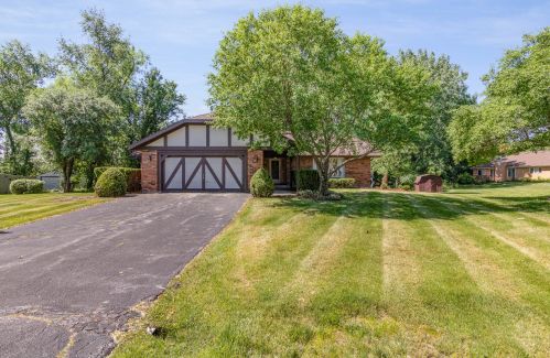 2747 Poplar Ct, Crete, IL 60417-3603