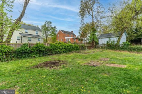 8102 Lockney Ave, Silver Spring, MD 20912-7404