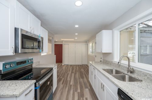 2146 Westfield Cir, Taylorsville UT 84084-4222 exterior