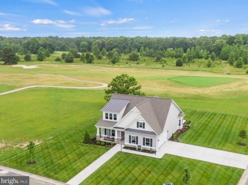 60 Hobbs Hole Ln, Tappahannock, VA 22560-5081