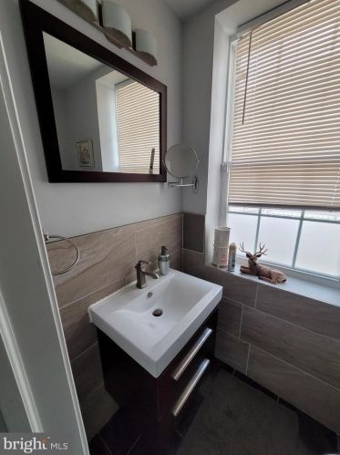 1228 27 St, Philadelphia PA 19121-4640 exterior