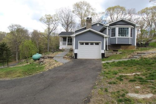 75 Ridge Dale Rd, Upper Stepney CT  06468-1244 exterior