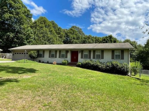 2130 Rolling Acres Dr, Conyers, GA 30094-6136