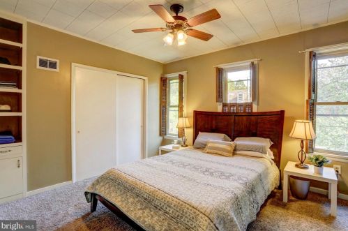 521 Walnut St, Lancaster PA  17603-3305 exterior