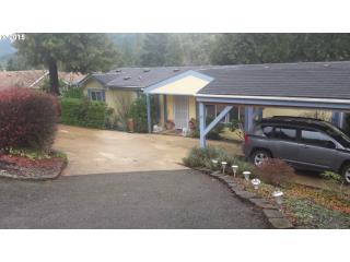 707 Crest Ln, Canyonville, OR 97417-8735