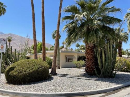 1440 Palm Tree Dr, Palm Springs, CA 92264-8530