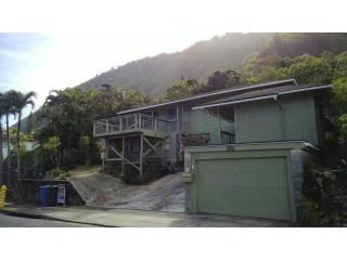 3266 Keahi St, Honolulu, HI 96822-1204