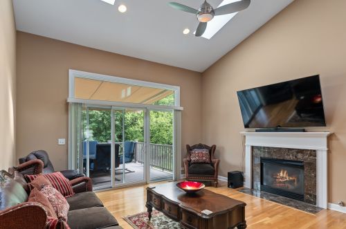 1323 Rosewood Ct, Homewood, IL 60422-1471